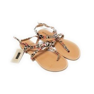 OLIVIA MILLER NWT Womens Aztec Print Thong Sandals Flats Size 9